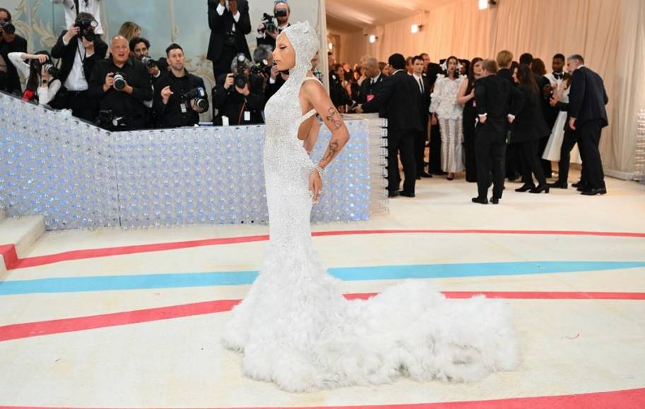 Los extravagantes looks de la Gala del MET en honor a Karl Lagerfeld