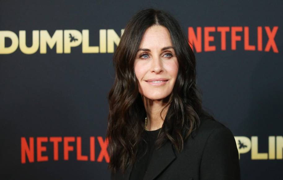 Antes y después de Courteney Cox tras la cirugía que la dejó luciendo “extraña”