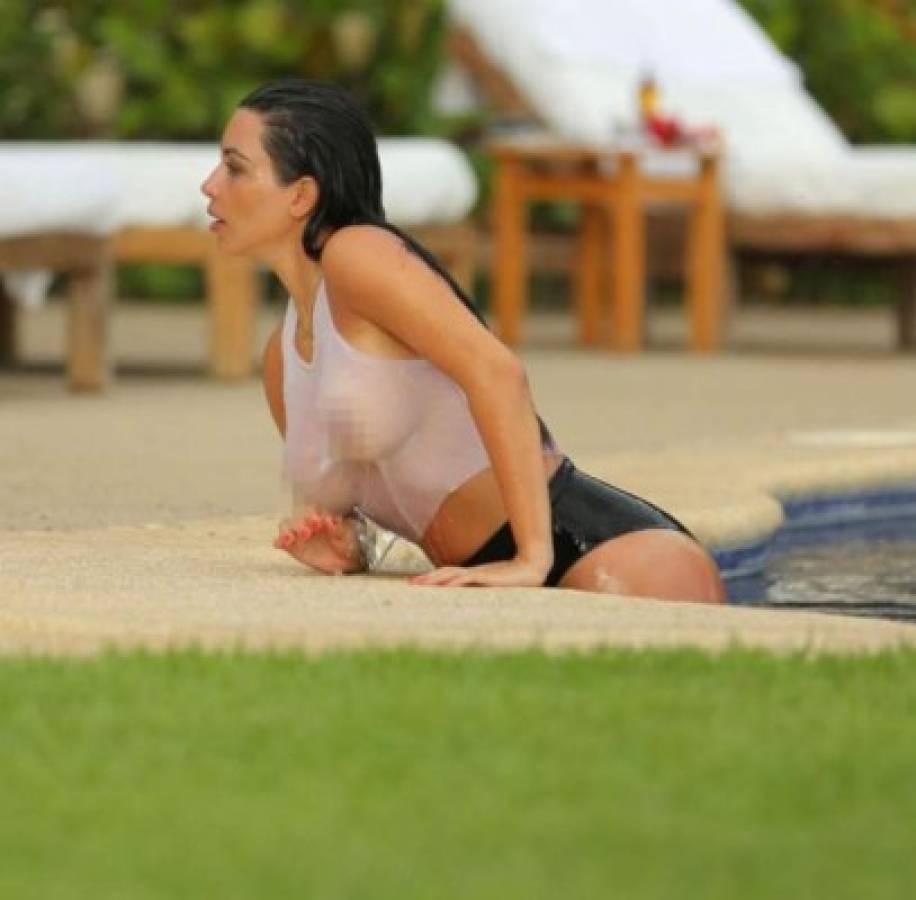 Kim Kardashian muestra sus partes íntimas en México