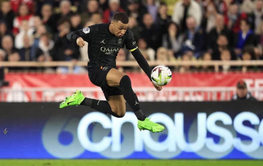 Luis Enrique saca a Mbappé y el jugador responde con una rebeldia