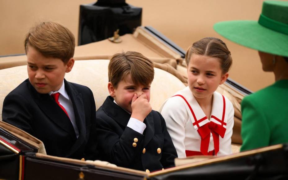 Las imágenes del desfile de Carlos III por su cumpleaños