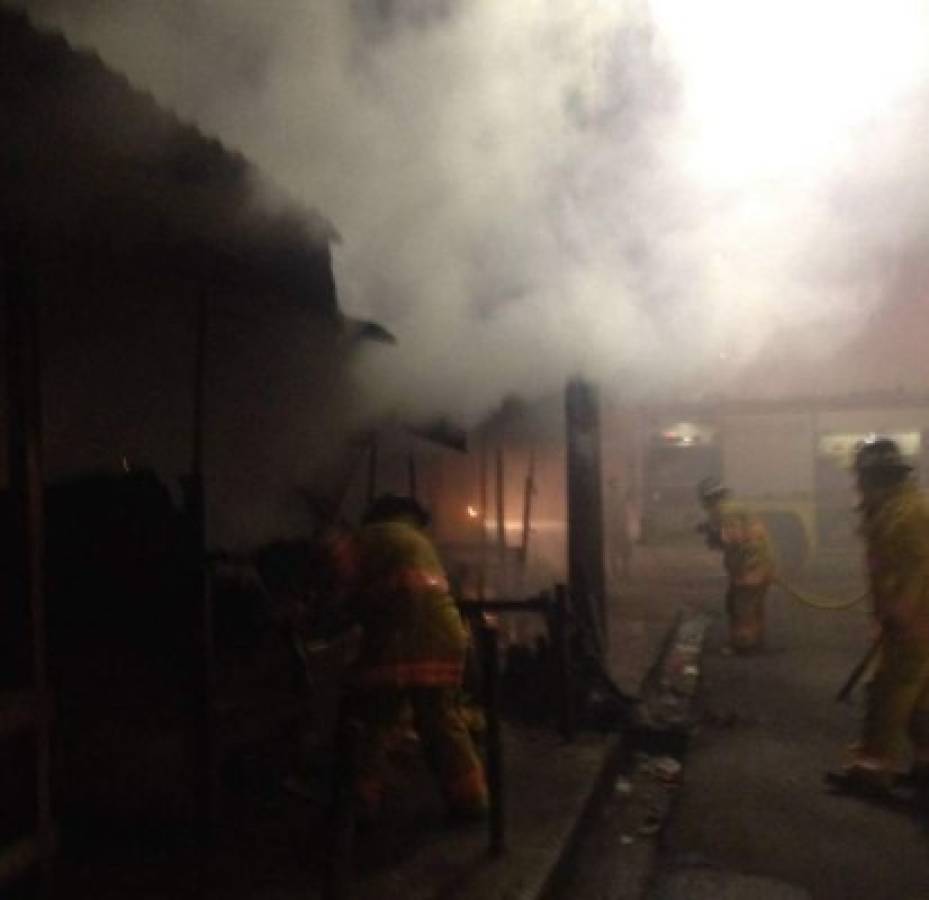 Pérdidas materiales tras incendio en mercado