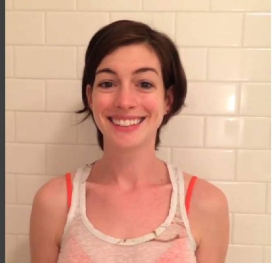 Anne Hathaway muestra su vientre de embarazada