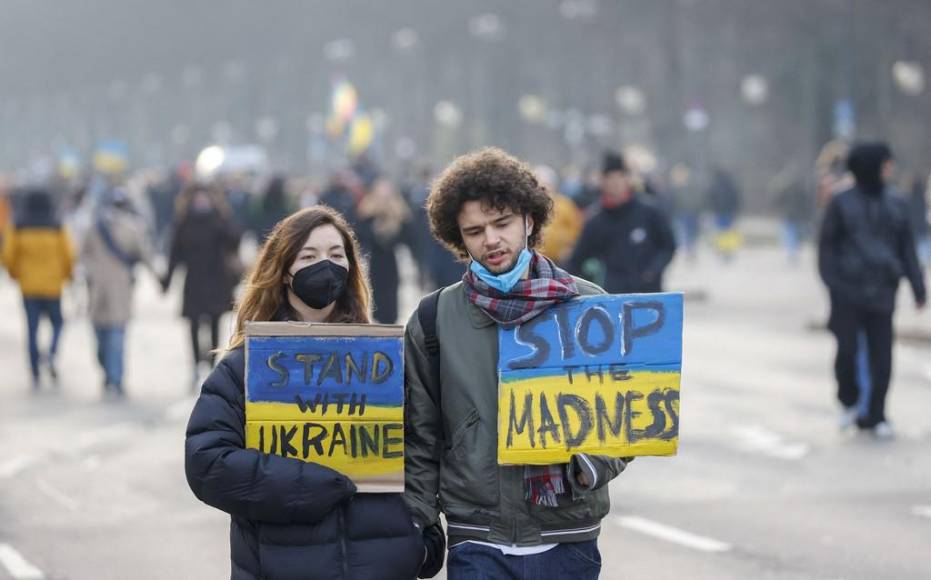 Ola de solidaridad con Ucrania en las calles de todo el mundo (FOTOS)