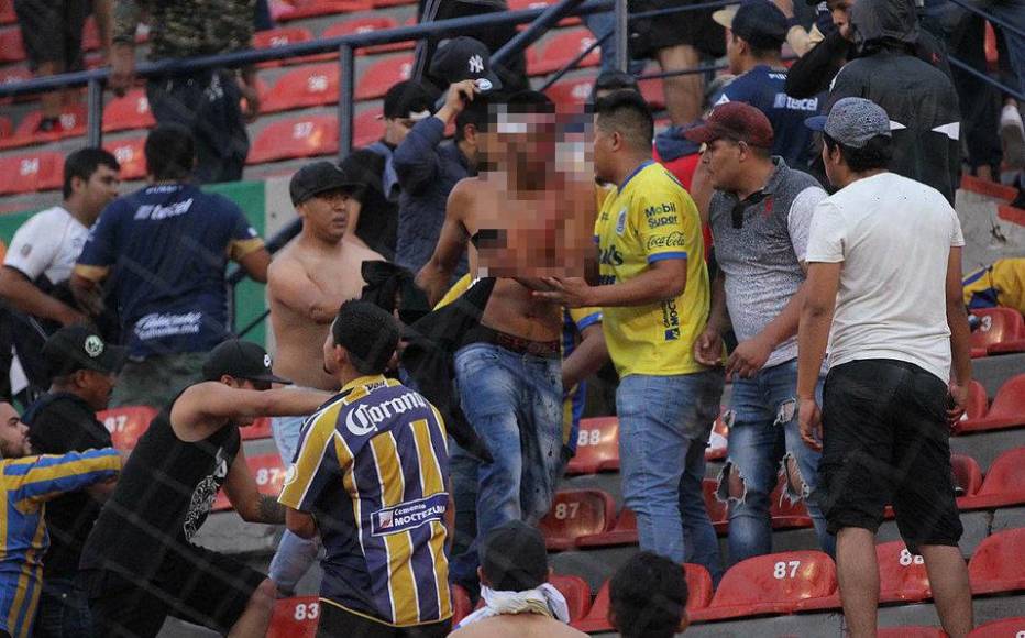 Las trágicas batallas campales entre barras y sanciones en la Liga MX