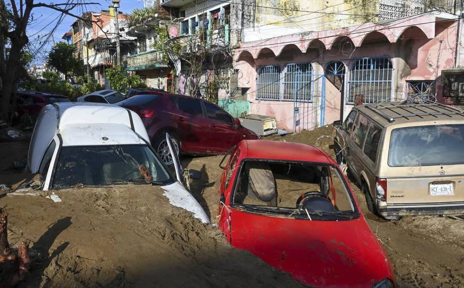 Desolación y caos: Acapulco tras el paso destructivo de Otis