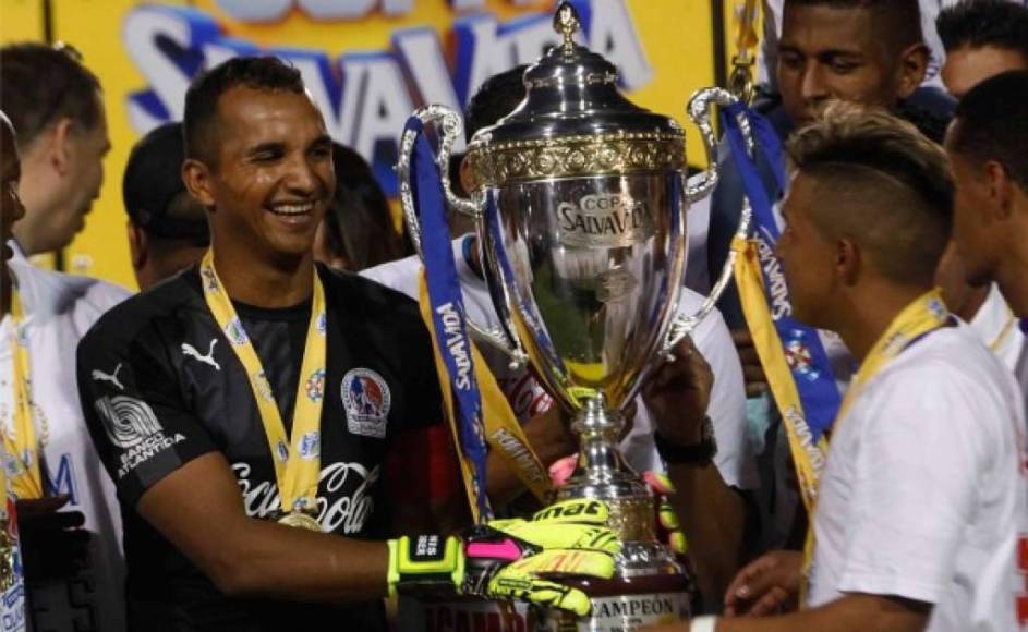 Los jugadores con más títulos en los clubes grandes de Honduras