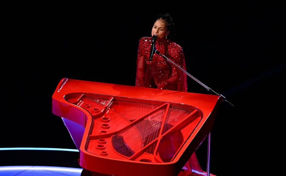 Con grandes invitados, así fue el Halftime Show de Usher en el Super Bowl