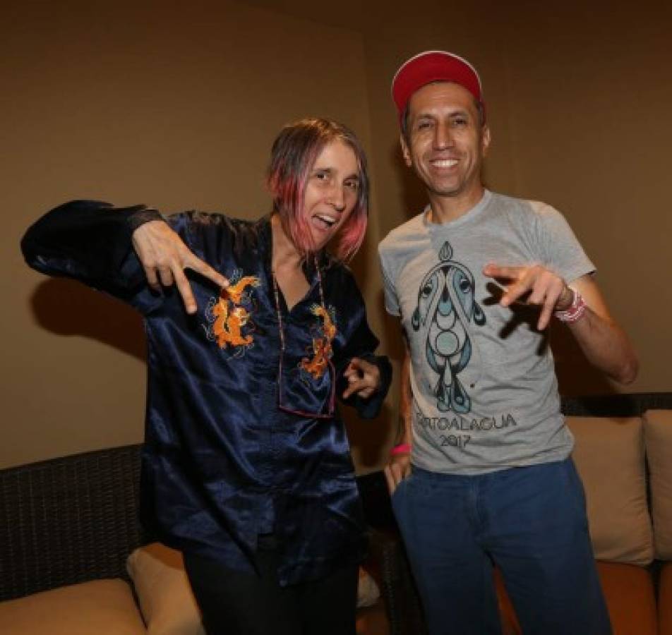 Aterciopelados se reinventa con su nuevo disco 'Claroscura”