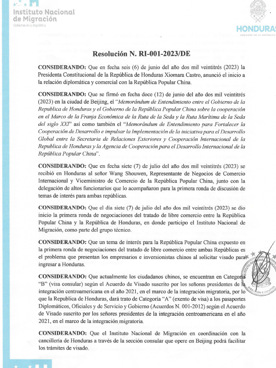 $!La resolución No. RI-001-2023/SD, que sirve de base para regular el ingreso de inversionistas chinos, fue firmada por el actual director de Migración, Allan Alvarenga, y su secretario general Marcos Palacios.