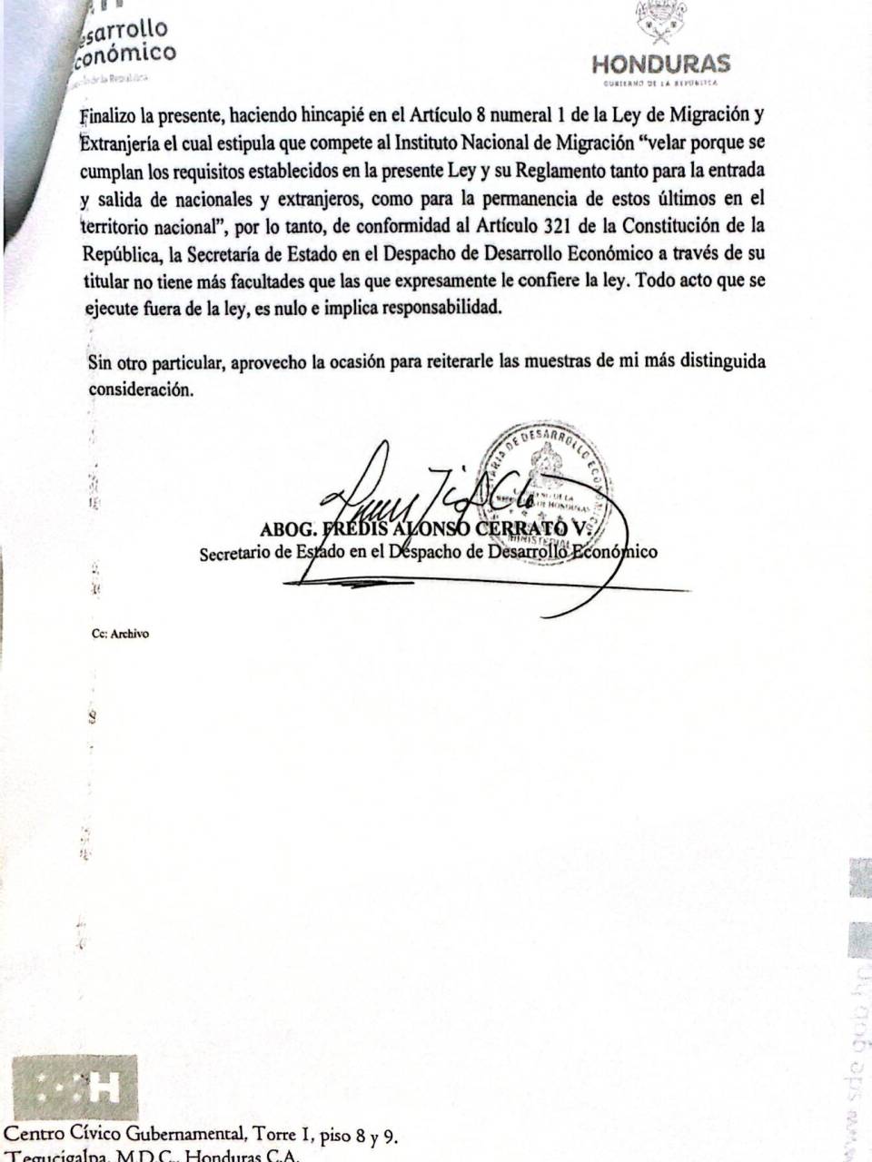 $!En este oficio, el secretario de Desarrollo Económico, Fredis Cerrato, vuelve a señalarle a las autoridades migratorias sobre la responsabilidad exclusiva de velar por el ingreso y la salida de extranjeros.