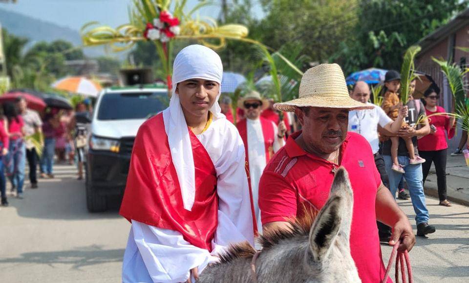 Así se vive el Domingo de Ramos en diferentes partes de Honduras