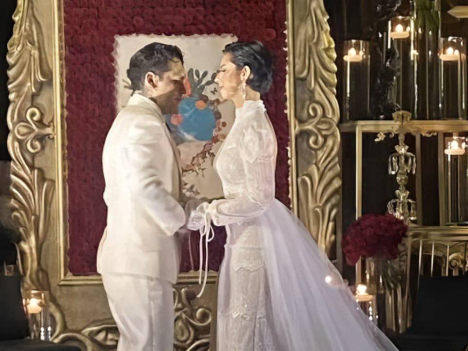 La boda de Christian Nodal y Ángela Aguilar, dos de las figuras más prominentes del regional mexicano, se ha convertido en el evento del año.