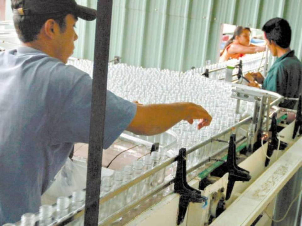 Un flujo de 74.6 millones de dólares de inversión extranjera recibió la industria manufacturera como el rubro de bebidas al primer trimestre de 2024, de acuerdo con un informe del Banco Central de Honduras.
