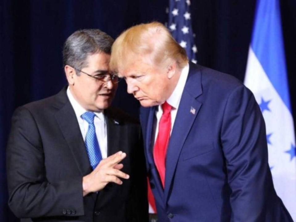 Juan Orlando Hernández junto al expresidente de Estados Unidos, Donald Trump.