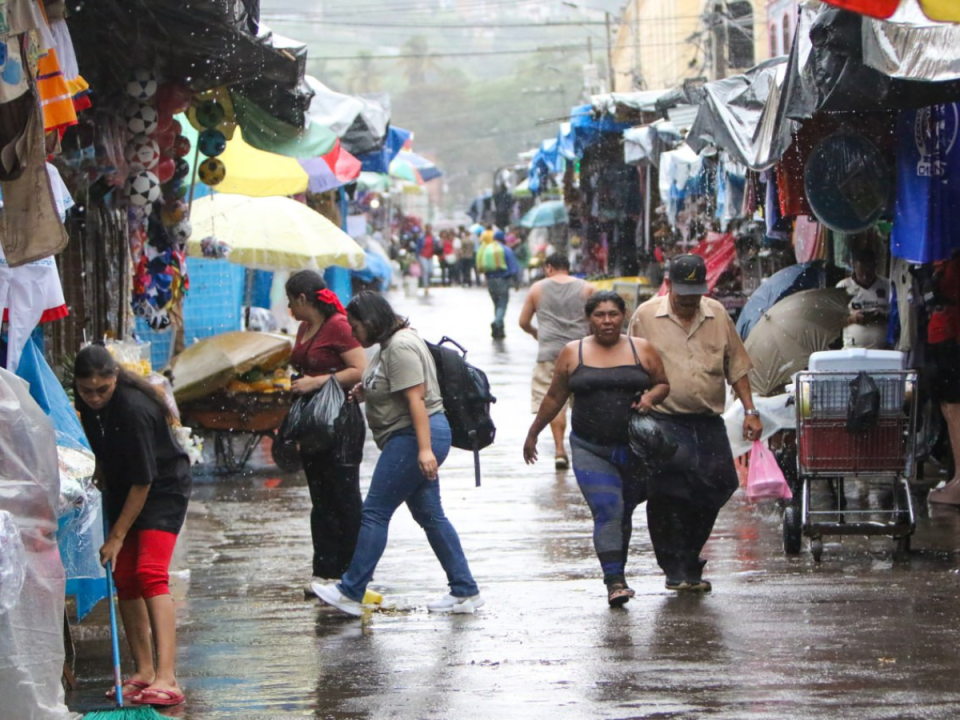 La tercera calle de Comayagüela es una zona de alto peligro debido a que se inunda cuando llueve.