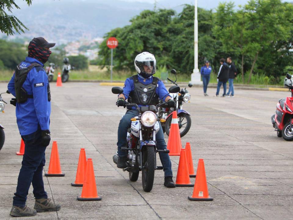 La Escuela de Manejo Yamaha es una de las alternativas con las que cuentan los capitalinos que deseen aprender a conducir una motocicleta.