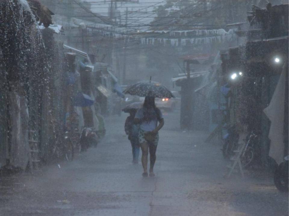 En la ciudad de La Ceiba se reportaron fuertes lluvias esta mañana.