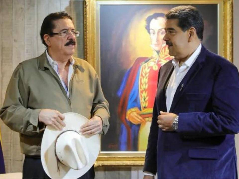 El expresidente Manuel Zelaya y el dictador venezolano Nicolás Maduro.