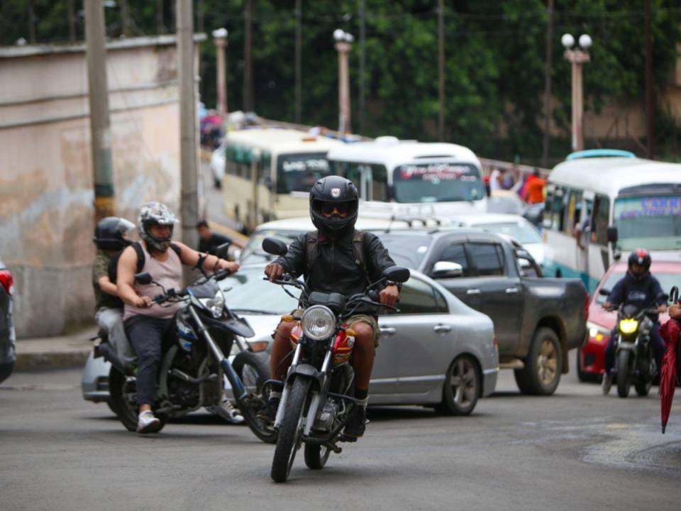 Muchos de los accidentes entre carros y motos son provocados por la falta de empatía y el respeto en la carretera para proteger a los conductores de automotores de dos ruedas.