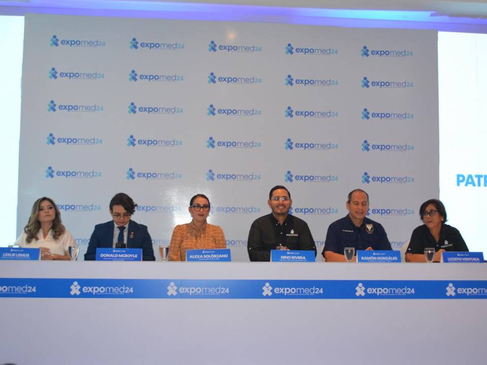 Participaron en el evento de lanzamiento: Leslie Lemus, jefe de marca de Hospital Cemesa; doctor Donald Mcboyle, representante de la Facultad de Ciencias de la Salud de Unitec; Alexa Solórzano, gobernadora de Cortés; ingeniero Nino Rivera, director general de ExpoMed 2024; doctor Ramón Gonzáles, presidente Capítulo II, CCDH; y la doctora Lizette Ventura, directora del Comité Científico de ExpoMed 2024.