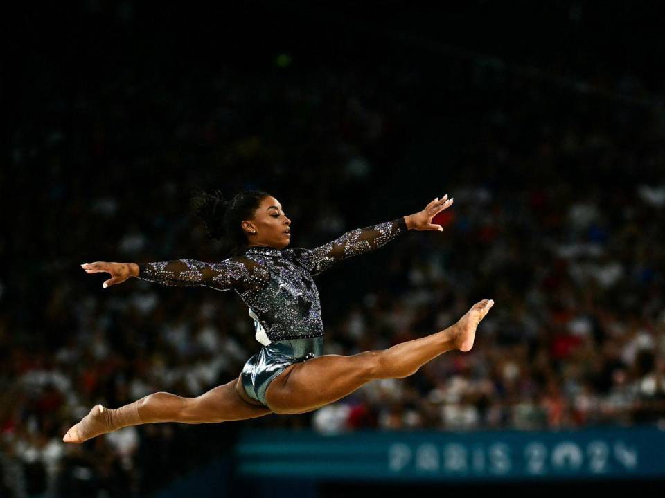 Tras su potente arranque en los Juegos Olímpicos de París 2024, Simone Biles buscará liderar al equipo estadounidense de gimnasia en su lucha por reconquistar el oro que perdieron en Tokio, cuando sufrió un bloqueo mental, mientras el Brasil de Rebeca Andrade batallará por una medalla inédita.