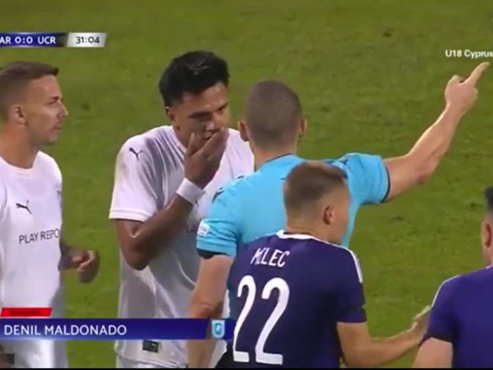 Denil Maldonado salió expulsado ante Maribor en la ronda preliminar de la Conference League.