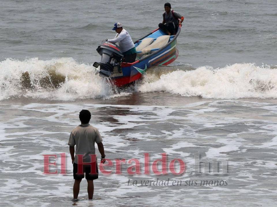 Los pescadores artesanales urgen de apoyo de las autoridades.