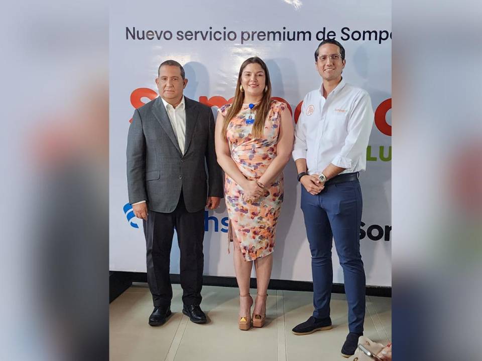 <i>Agustín Torres McDonough, CEO de Sompopo, Cecilia Osorto, gerente de Mercadeo de Grupo Ficohsa y Alberto Midence, director Comercial de Sompopo presentes en el evento de lanzamiento. </i>