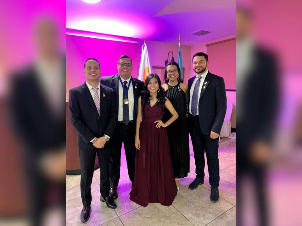 Gulliermo Osorio, Fernando Goti, Luciana Benitez, Marcela Romero y Diego España conforman la nueva junta directiva del Club Rotaract de Tegucigalpa.