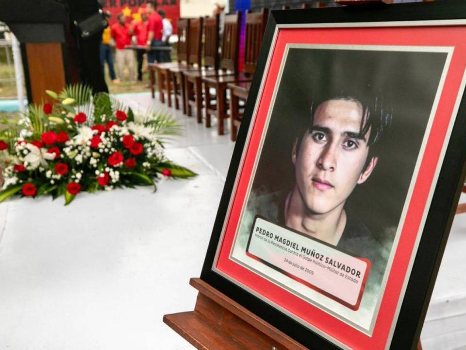El cuerpo de Muñoz, que presentaba múltiples heridas, fue hallado sin vida en un desvió hacia Alauca, cerca de la frontera con Nicaragua.