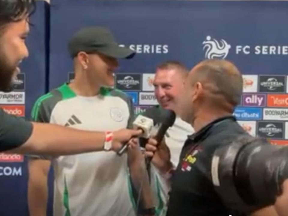 Luis Palma es sorprendido por técnico del Celtic tras triunfo ante Manchester City