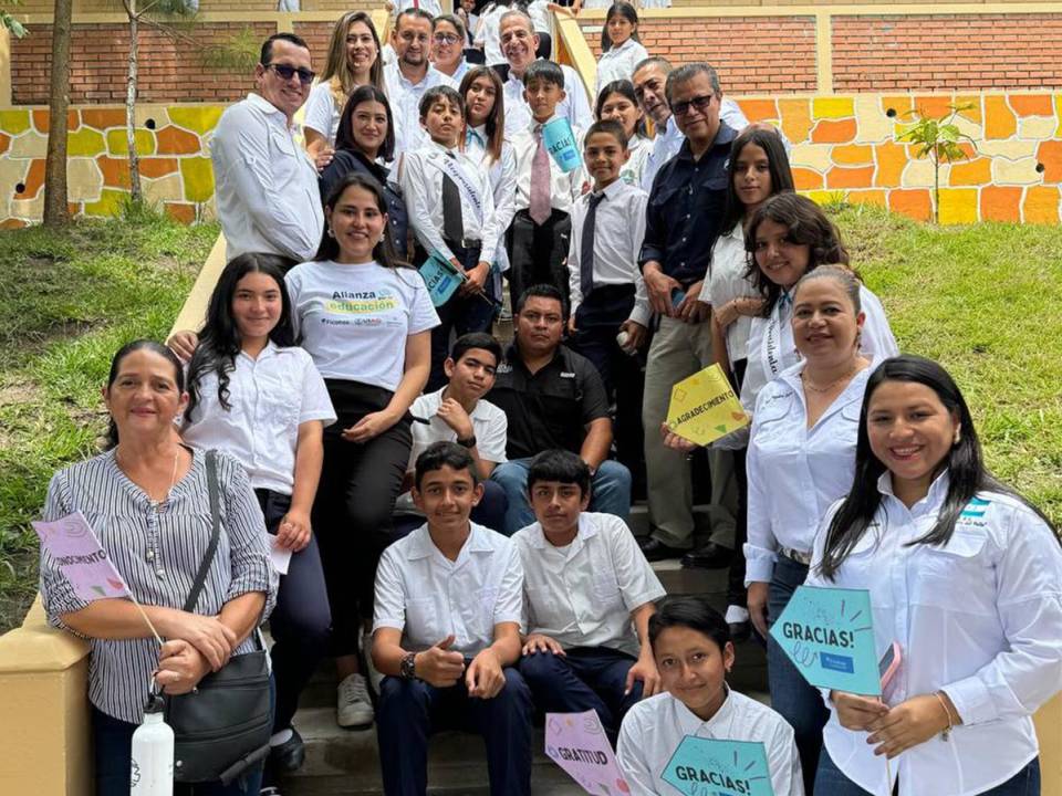 Los alumnos podrán gozar de un ambiente educativo renovado y seguro en el Centro de Educación Básica José Cecilio del Valle.