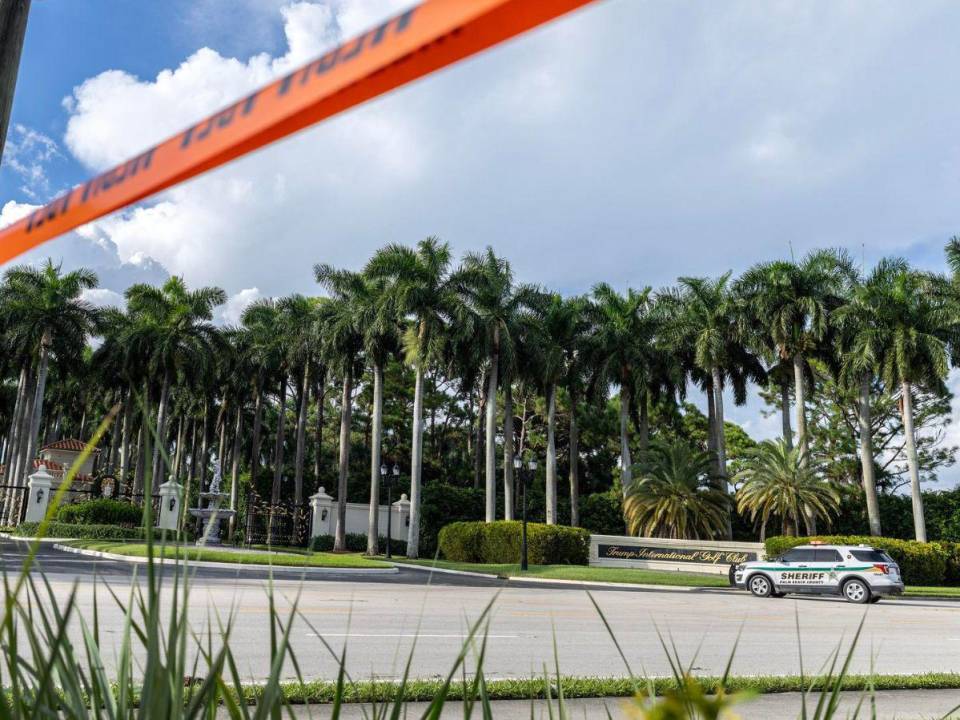 Trump se encontraba jugando golf en su club ubicado en West Palm Beach cuando se escucharon los disparos.