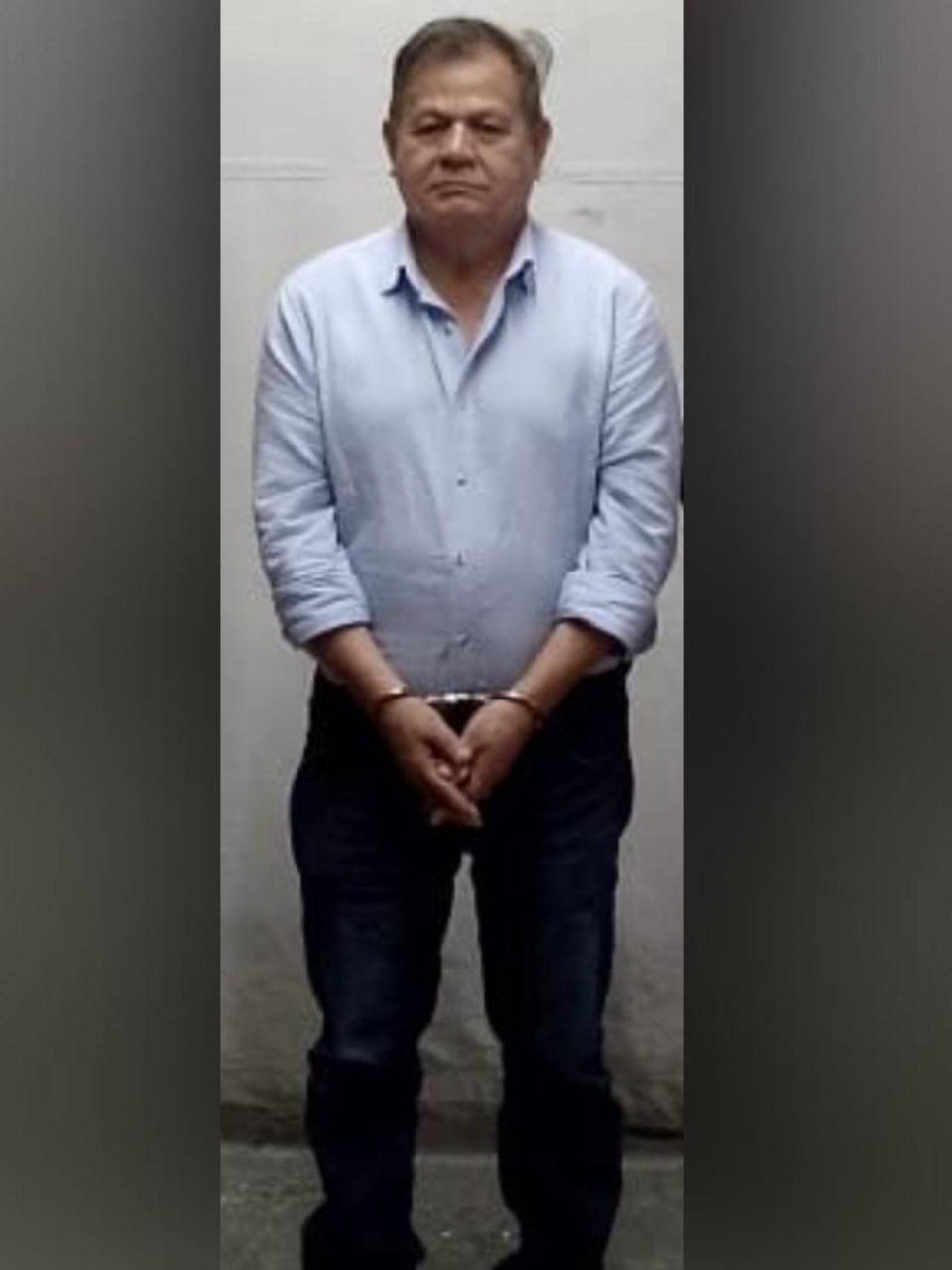 Filtran primeras imágenes del general retirado Romeo Vásquez esposado