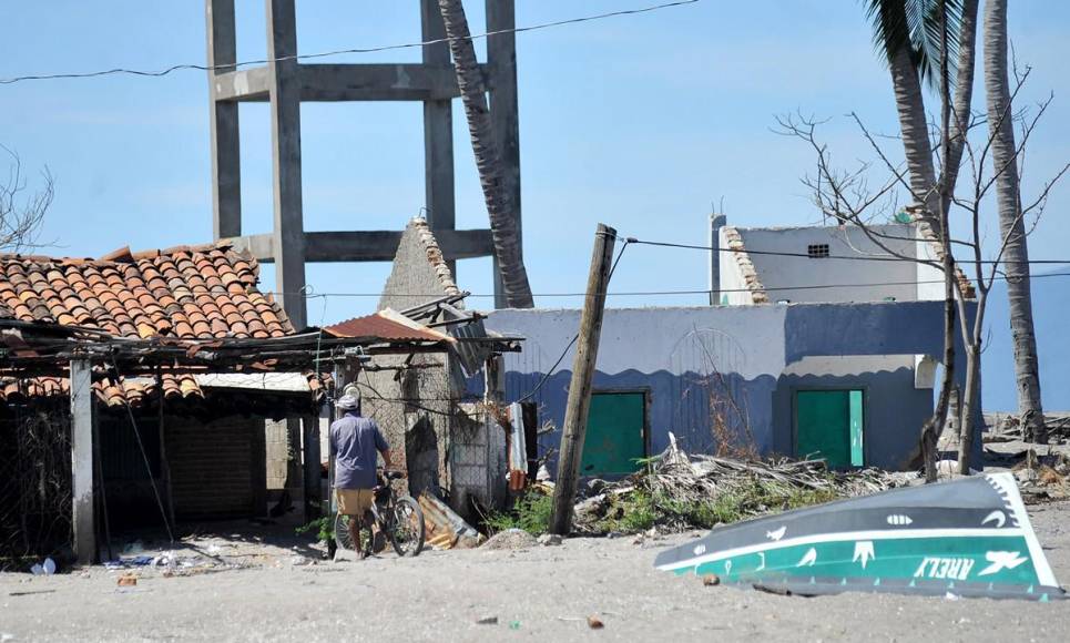 Así se está “tragando” el mar a toda una comunidad en Cedeño