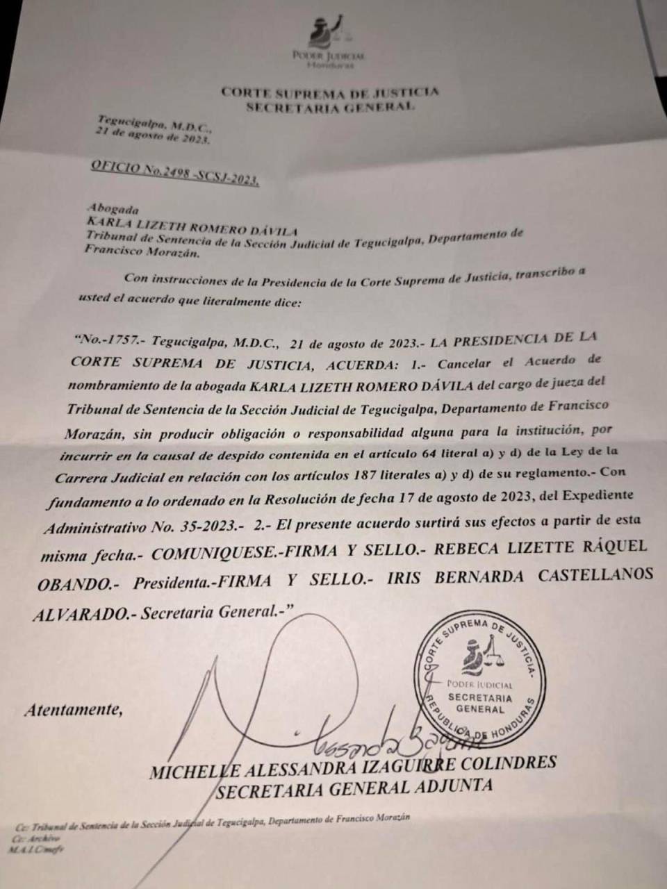 La titular de la Corte Suprema de Justicia, Rebeca Ráquel firmó la destitución de Romero.