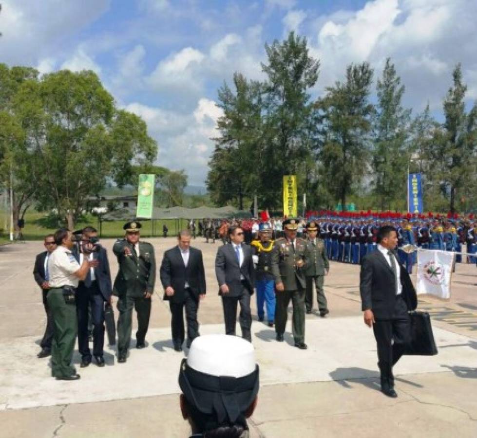 Ascensos y distinciones en la Academia Militar