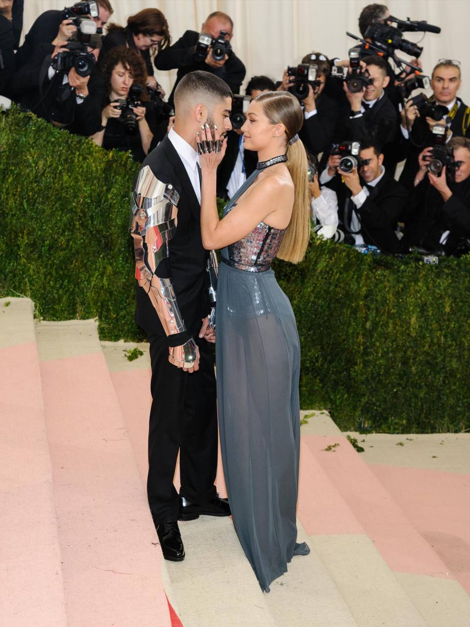 Zayn Malik y Gigi Hadid fueron novios por más de seis años, de 2015 a 2021. Ambos son padres de la pequeña Khai, de dos años de edad.