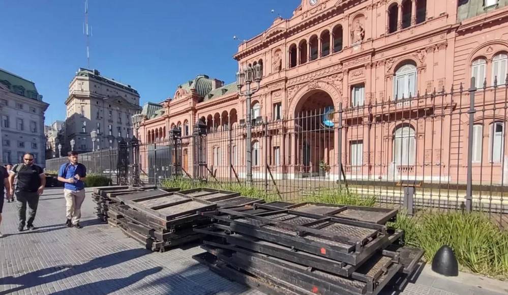 Conmoción en Argentina por muerte de una bebé sin hogar que dormía frente a la Casa Rosada