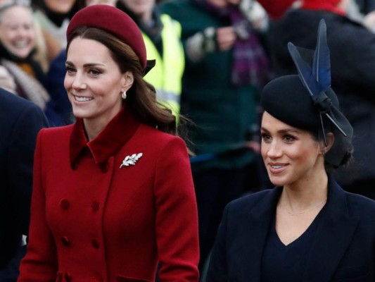 Prensa pide cese a abuso de Meghan Markle y Kate en redes sociales