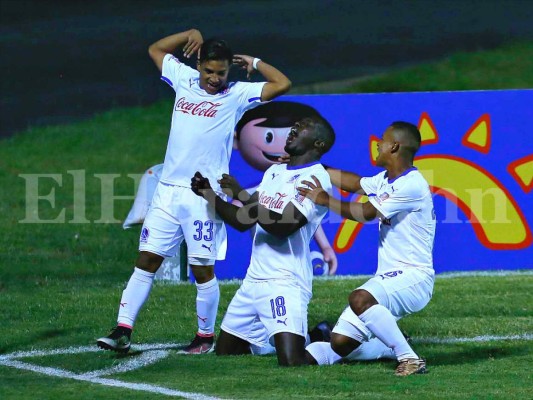 Olimpia venció 3-1 a Motagua, le quitó el invicto y el liderato del torneo de Apertura hondureño