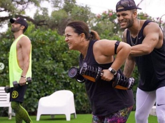 Adamari López rompe en llanto durante reto de entrenamiento para adelgazar