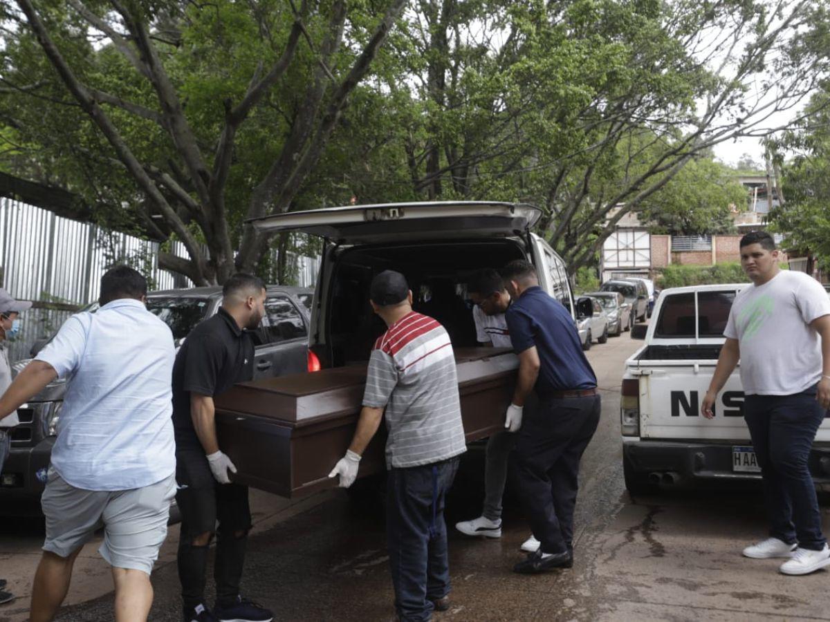 Familiares reclaman los cuerpos de pareja asesinada en Amarateca, FM