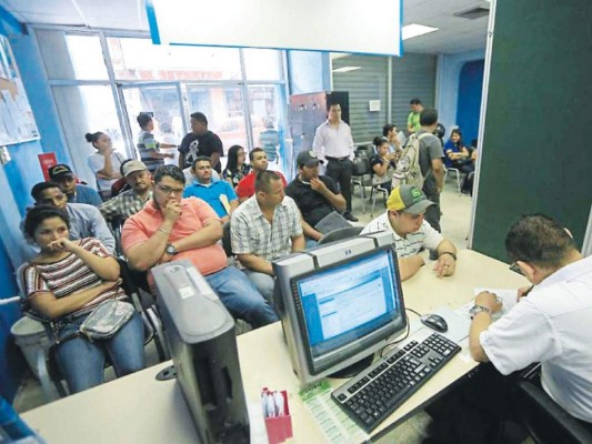 Hondureños en el exterior obtendrán identidades