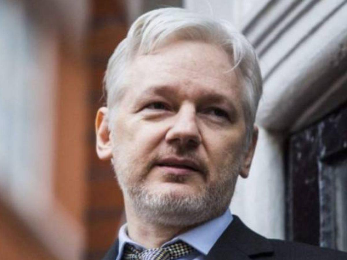 Julian Assange está en libertad y ya salió de Reino Unido